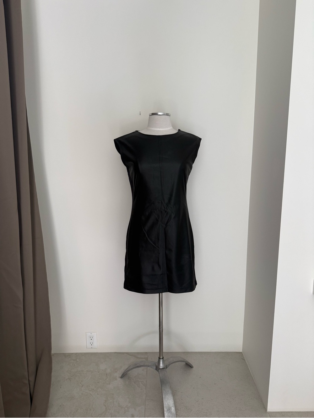 BCBGMaxAzria Black Cap-Sleeve Mini Dress